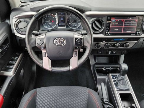 Used 2023 Toyota Tacoma SR5 AWD/4WD image 10