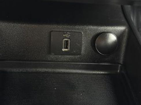 Used 2018 Ford Fusion SE w/ Equipment Group 201A image 16