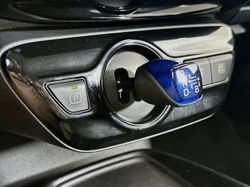 Used 2020 Toyota Prius LE FWD image 24