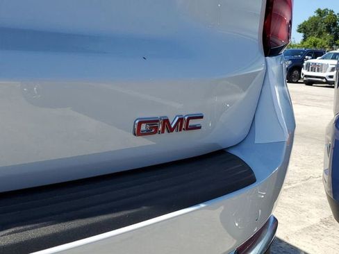 New 2026 GMC Yukon XL Denali w/ Denali Reserve Package AWD/4WD image 7
