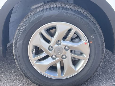 New 2026 Hyundai Venue SE image 9