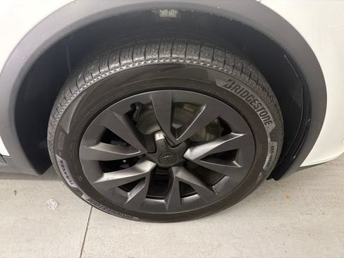 Used 2022 Tesla Model X AWD/4WD image 26