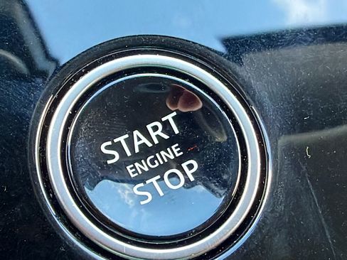 Used 2024 Land Rover Range Rover Sport SE image 37