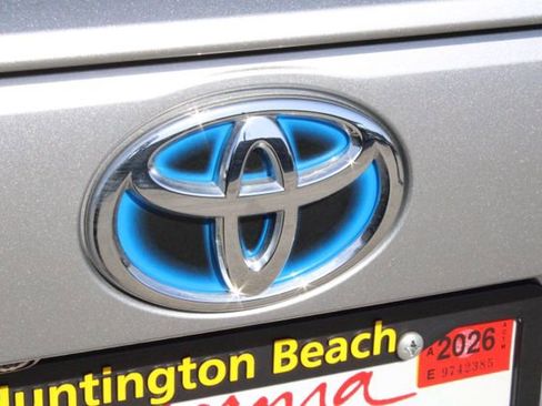 Used 2024 Toyota RAV4 XLE AWD/4WD image 8