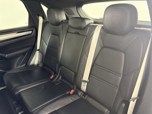 Certified 2023 Porsche Cayenne Platinum Edition AWD/4WD image 21