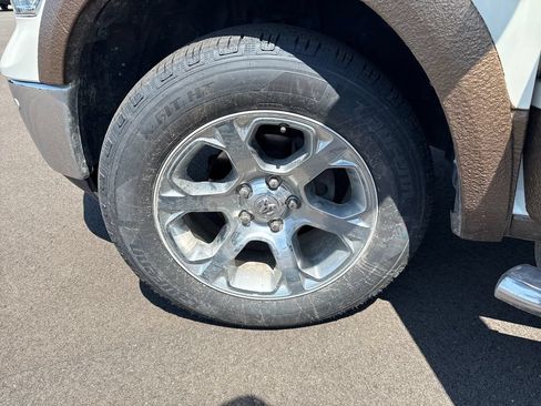 Used 2017 RAM 1500 Laramie w/ Convenience Group AWD/4WD image 27