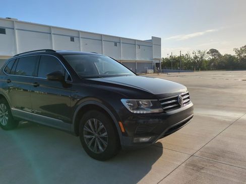 Used 2018 Volkswagen Tiguan SE w/ Front Fog Lights Package image 3