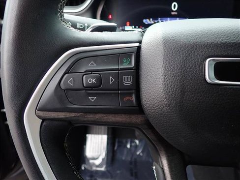 Used 2023 Jeep Grand Cherokee Limited AWD/4WD image 17