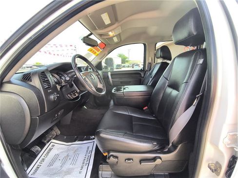 Used 2011 GMC Sierra 2500 SLE w/ SLE Preferred Package image 9
