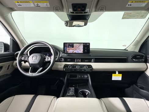 New 2026 Honda Pilot Touring image 14