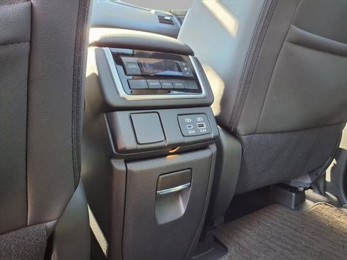 Used 2024 Subaru Ascent Onyx Edition image 25