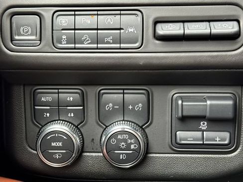 Used 2023 GMC Yukon Denali Ultimate AWD/4WD image 44