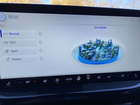 Certified 2025 Ford Escape ST-Line w/ Tech Pack #1 image 30