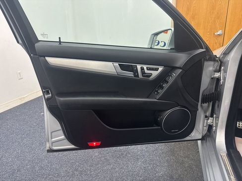 Used 2013 Mercedes-Benz C 300 4MATIC Sedan image 6