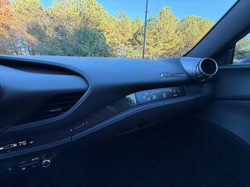 Used 2021 Ferrari F8 Tributo image 22