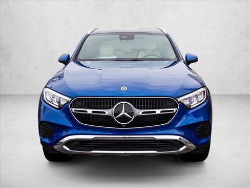 Used 2026 Mercedes-Benz GLC 300 4MATIC image 2
