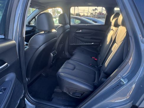 Used 2023 Hyundai Santa Fe SEL w/ Premium Package image 9