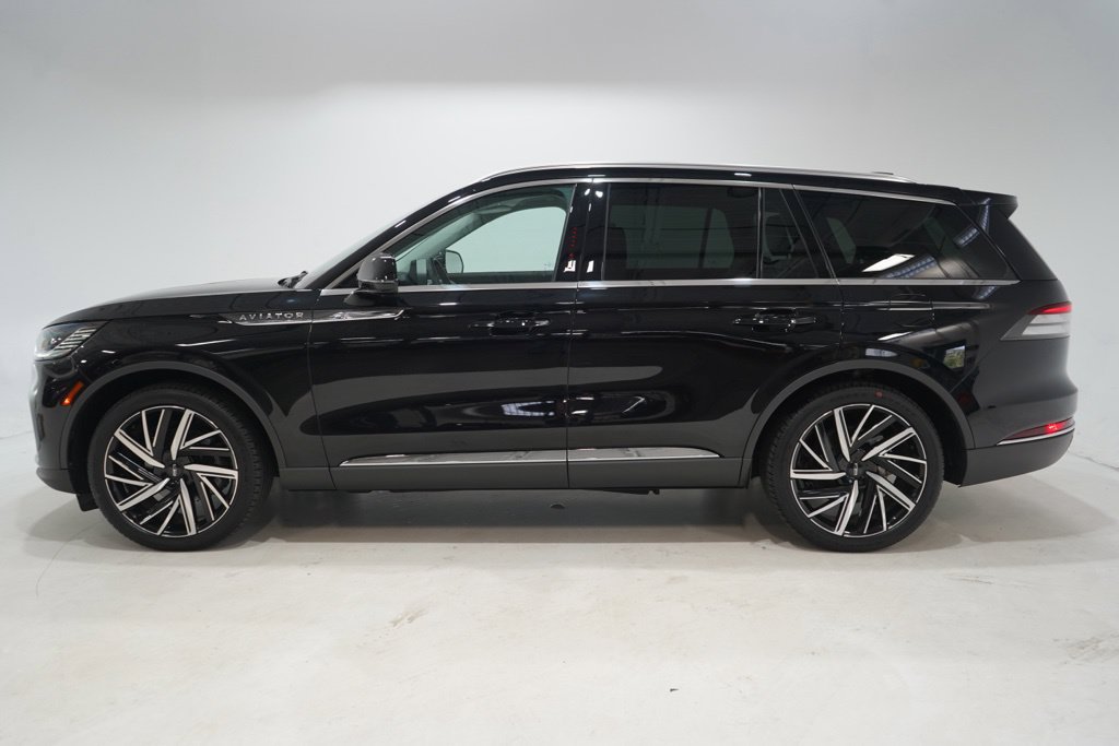 Used 2026 Lincoln Aviator Reserve AWD/4WD image 4