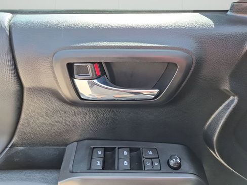 Used 2021 Toyota Tacoma TRD Off-Road w/ Technology Package image 26