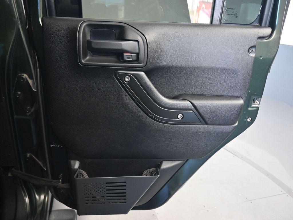 Used 2012 Jeep Wrangler Unlimited Sahara AWD/4WD image 25