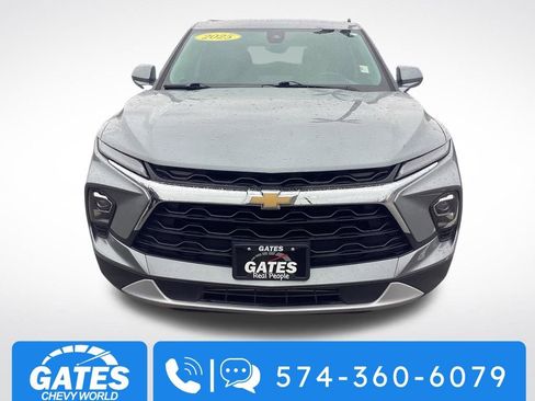 Used 2025 Chevrolet Blazer LT image 2