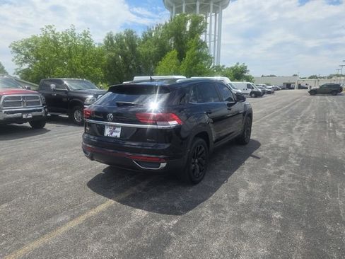 Used 2023 Volkswagen Atlas Cross Sport SE w/ Black Wheel Package AWD/4WD image 12