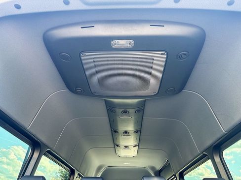 Used 2024 Mercedes-Benz Sprinter 2500 image 9