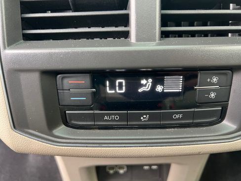 Used 2019 Volkswagen Atlas SEL R-Line image 32