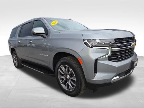 Used 2024 Chevrolet Suburban LT w/ LT Signature Package AWD/4WD image 1