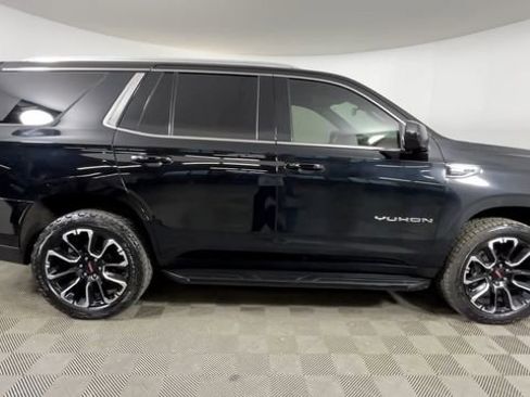 Used 2022 GMC Yukon SLE w/ Gmc Pro Safety Plus Package AWD/4WD image 4