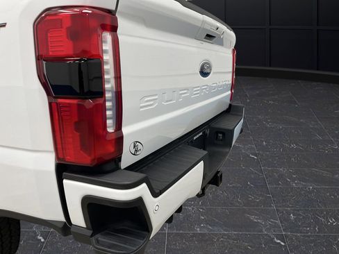 Used 2024 Ford F250 Lariat w/ Lariat Ultimate Package image 38