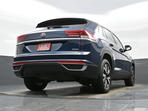 Used 2020 Volkswagen Atlas Cross Sport SE image 31