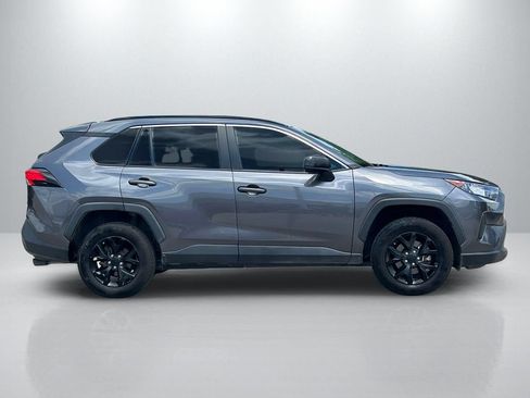 Used 2021 Toyota RAV4 LE FWD image 4