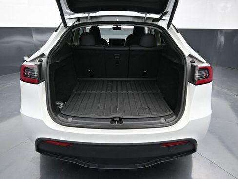 Used 2023 Tesla Model Y Long Range AWD/4WD image 9