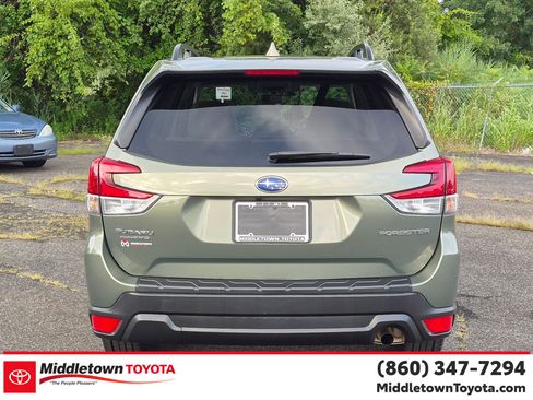 Used 2020 Subaru Forester Premium AWD/4WD image 4