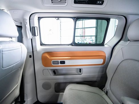 Used 2025 Volkswagen ID. Buzz 1st Edition image 51