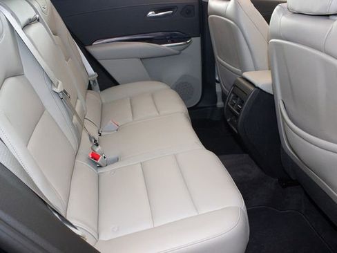 Used 2023 Cadillac XT4 Luxury w/ Cold Weather Package image 12