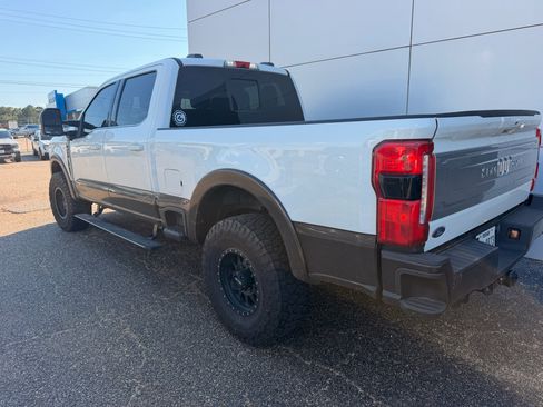 Used 2024 Ford F250 King Ranch w/ FX4 Off-Road Package AWD/4WD image 3