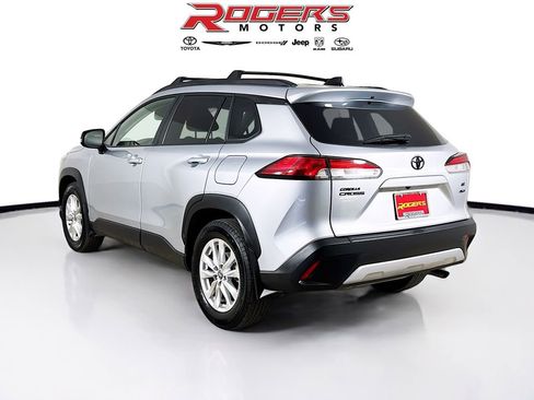 Certified 2025 Toyota Corolla Cross LE w/ Moonroof Package AWD/4WD image 11
