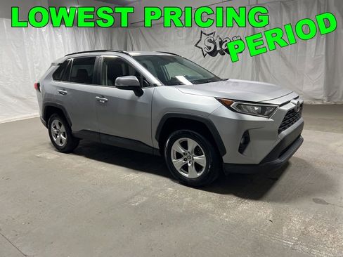 Used 2020 Toyota RAV4 XLE w/ Convenience Package image 1