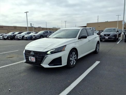 Used 2025 Nissan Altima 2.5 S image 1