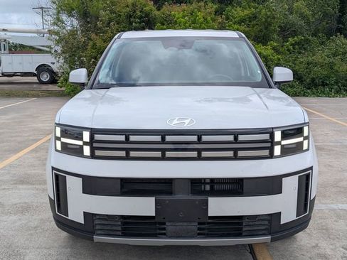 Used 2024 Hyundai Santa Fe SE image 2