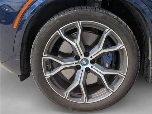 Used 2024 BMW X5 xDrive50e w/ M Sport Package AWD/4WD image 9
