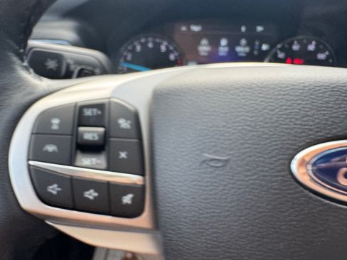 Used 2020 Ford Explorer Limited RWD image 12