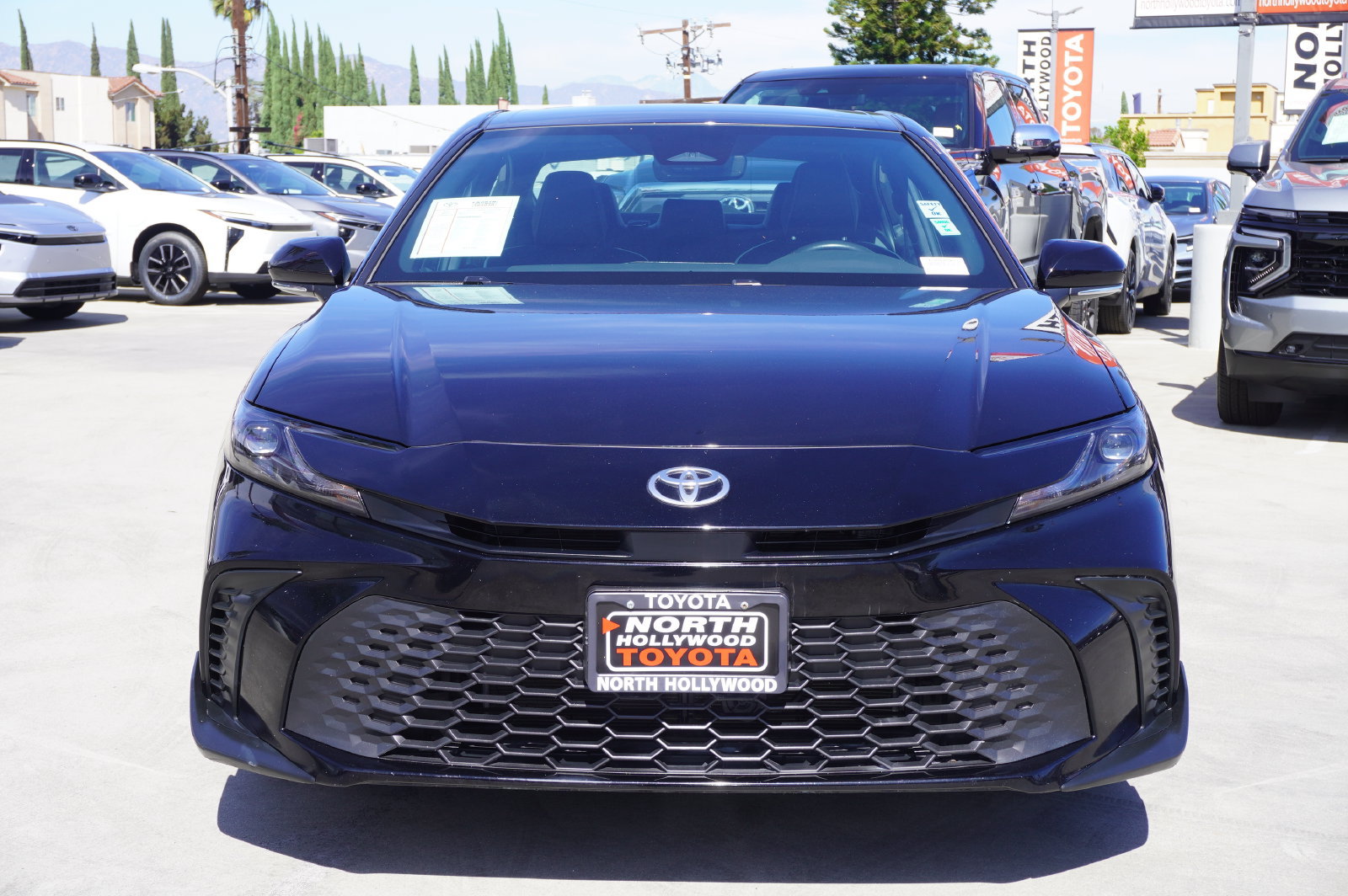 Certified 2025 Toyota Camry SE w/ Convenience Package AWD/4WD image 3