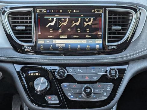 New 2026 Chrysler Pacifica Limited w/ S Appearance Package AWD/4WD image 17