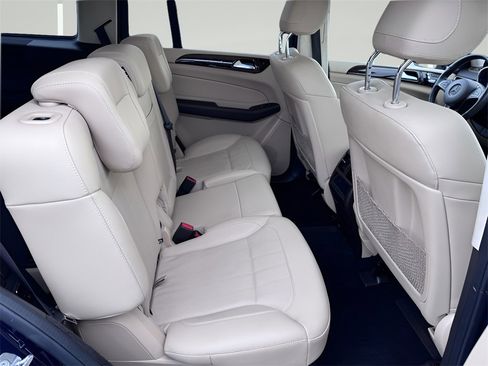 Used 2019 Mercedes-Benz GLS 450 4MATIC image 32