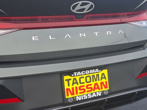 Used 2024 Hyundai Elantra SEL image 26