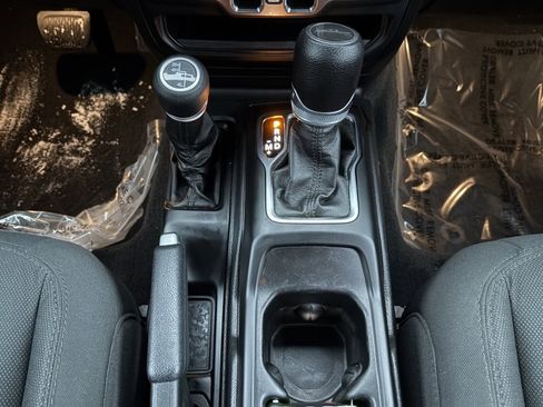 Certified 2022 Jeep Gladiator Sport image 22