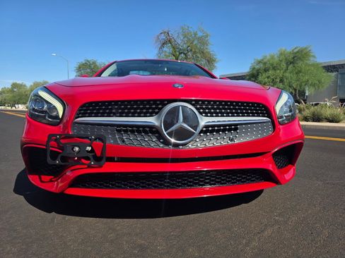 Used 2017 Mercedes-Benz SL 550 w/ Driver Assistance Package image 15